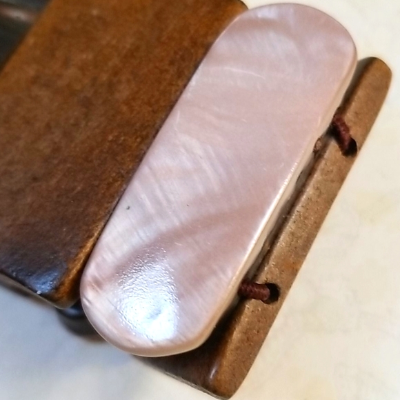 Vintage 1970s Wood and Acrylic Stretch Cuff Bracelet - Picture 16 of 16